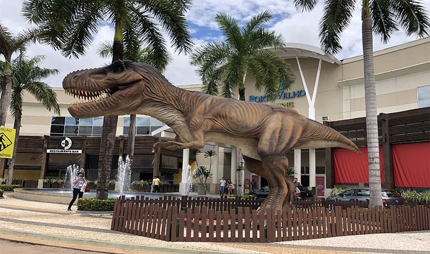Dinossauros invadem Porto Velho Shopping
