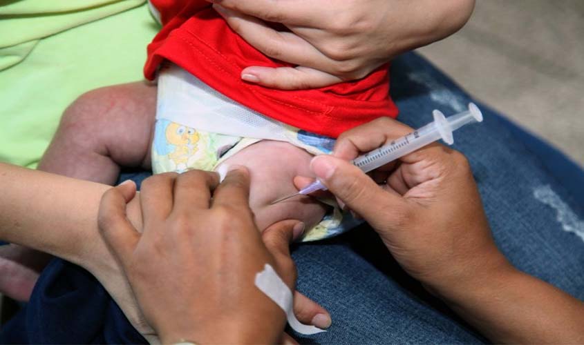 Campanha de vacinação contra sarampo, caxumba e rubéola é intensificada em crianças e jovens