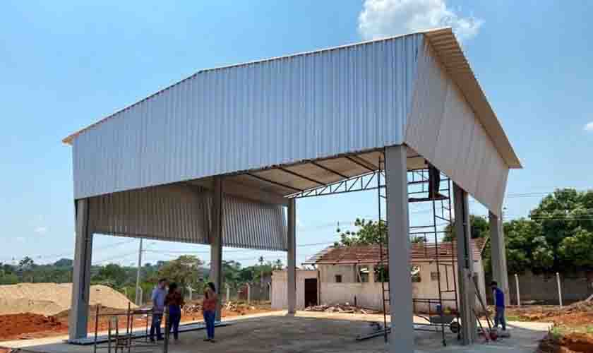 Barracão que será utilizado para fábrica de manilhas é entregue em Cerejeiras