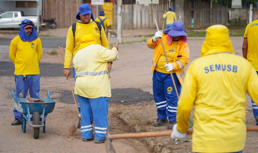 Mutirão na Feira do Produtor expõe descarte irregular de lixo