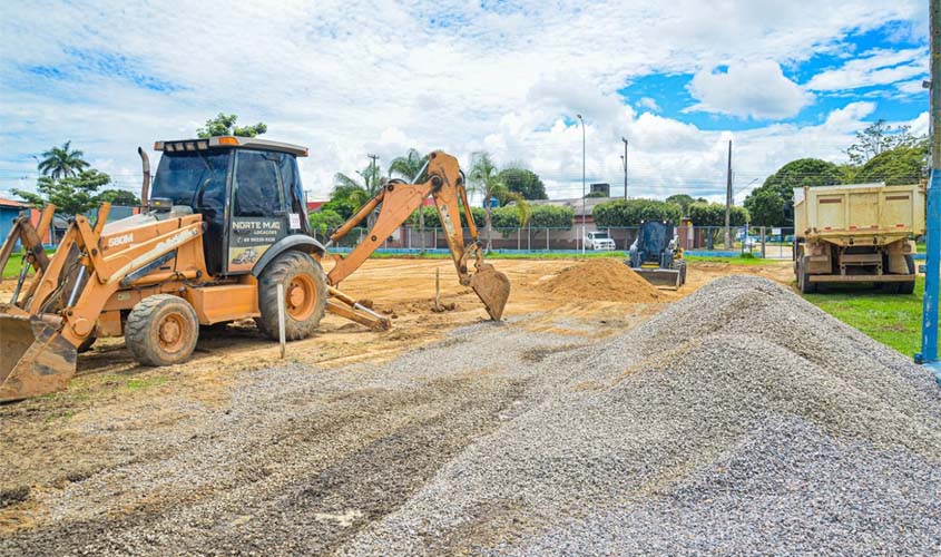 Prefeitura avança com obras de quadras no Cedel