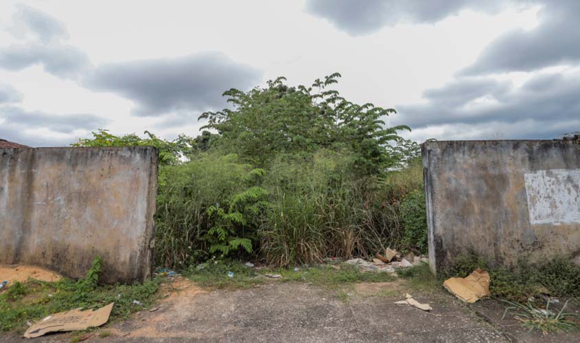 Proprietários devem efetuar a limpeza de terrenos baldios em Porto Velho