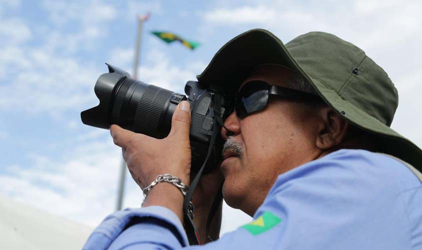 Fotógrafo Ésio Mendes completa 33 anos de profissão 