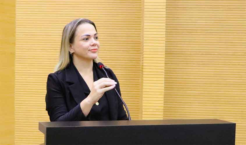 Pedido de informações sobre obra parada em União Bandeirantes é apresentado pela deputada Cláudia de Jesus
