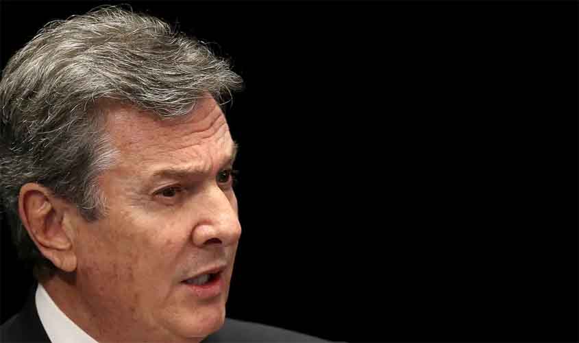 Moraes determina apreensão do passaporte diplomático de Collor