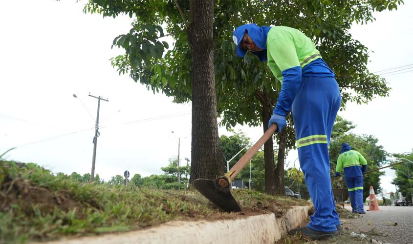 Alunos da rede municipal recebem kits de higiene bucal