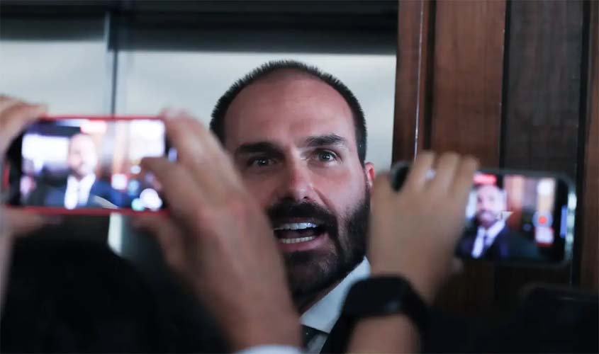 PGR pede condenação de Eduardo Bolsonaro no STF por coação