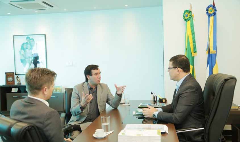 Governador Marcos Rocha recebe novo defensor público geral e diz que missão conjunta é fortalecer a proteção dos direitos da sociedade