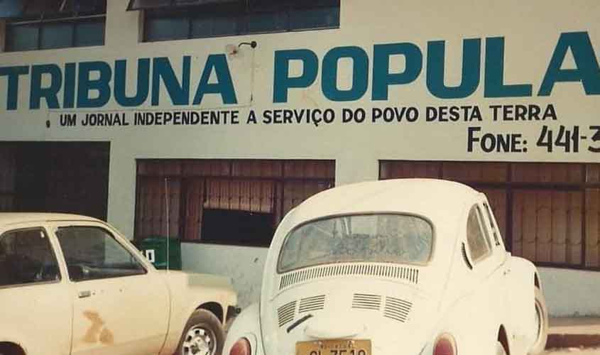 Cássio Gois homenageia Jornal Tribuna Popular com medalha de mérito legislativo e voto de louvor