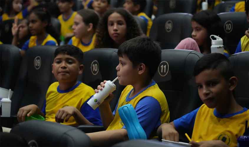 Projeto Cine Escola leva alunos de Porto Velho ao cinema e transforma sonho em realidade