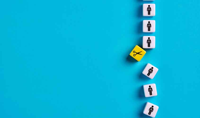 Empresa pública que dispensou empregada por critério de aposentadoria cometeu etarismo