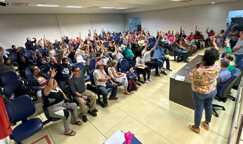 Trabalhadores em educação elegem Comissão Eleitoral que conduzirá eleição do Sintero em 2023