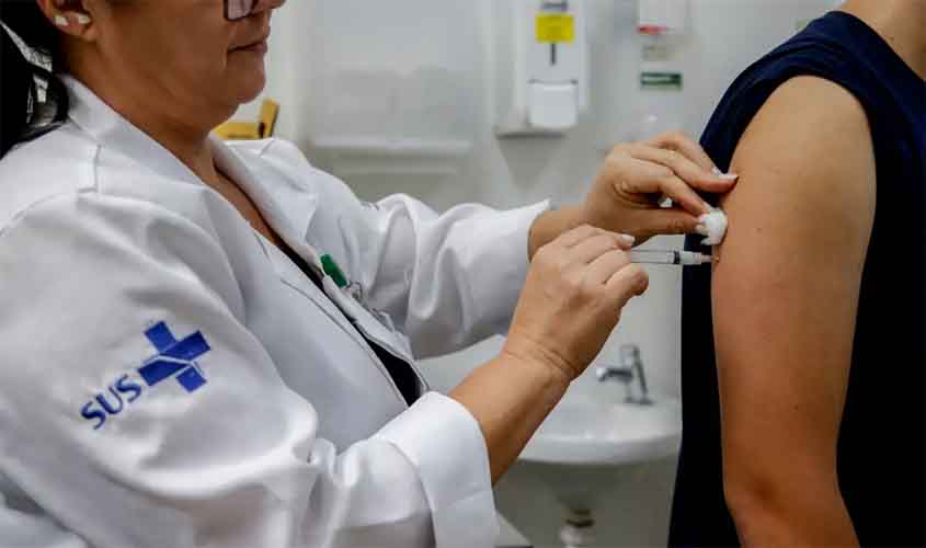 Vacinação contra HPV para jovens de 15 a 19 anos é estendida até dezembro pelo SUS