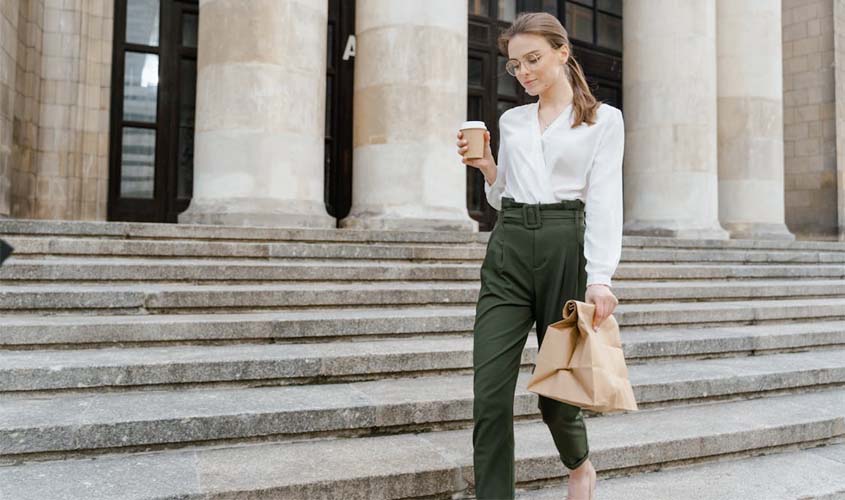 Dicas para criar looks versáteis com poucos acessórios