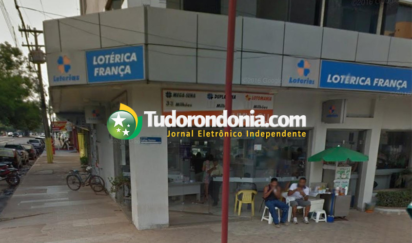 Dupla armada rouba R$ 19 mil na frente de lotérica na capital