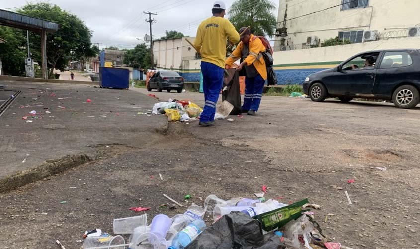 Prefeitura promove limpeza de ruas que receberam blocos carnavalescos no último fim de semana