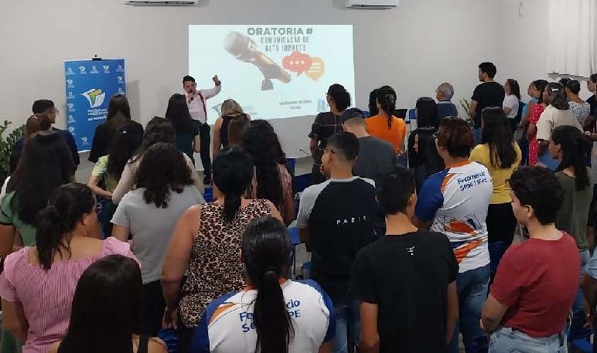 Escola do Legislativo promove curso de oratória em Buritis