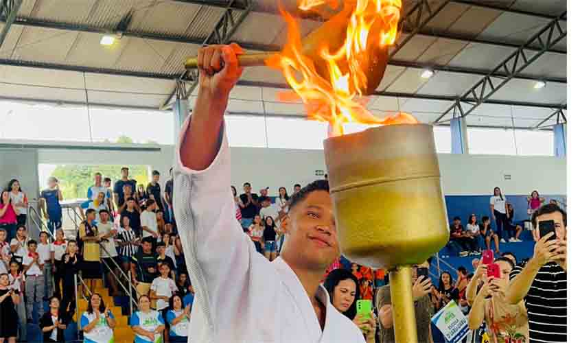 Cerimônia marca início dos Jogos Escolares Municipais