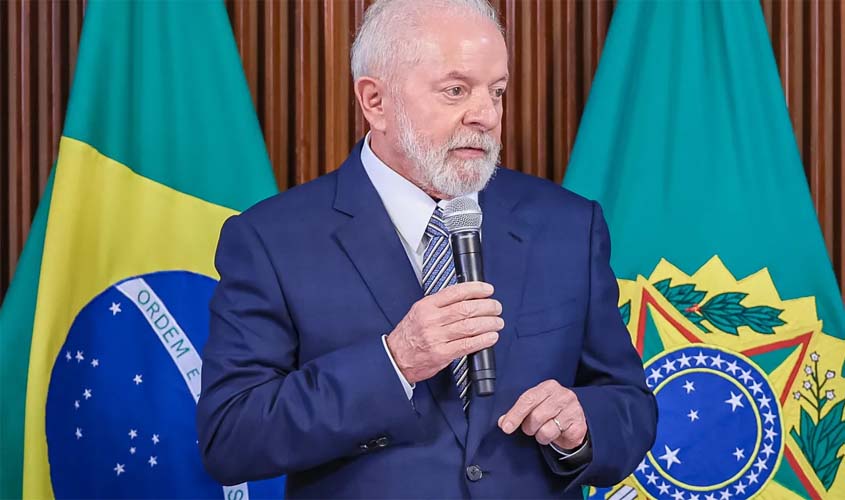 Genial/Quaest: Para 55% da população, Lula não merece mais uma chance em 2026, mas em eventual disputa com Tarcísio de Freitas, presidente venceria por 46% a 40%