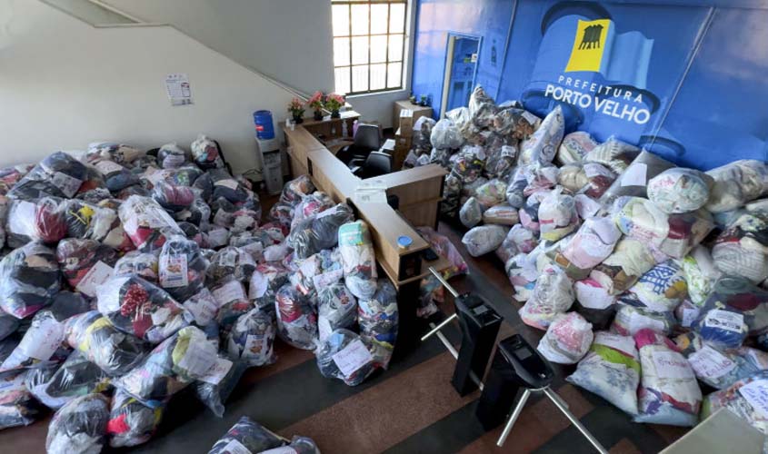 Prédio do Relógio segue como ponto de coleta para doações às vítimas da enchente no Rio Grande do Sul