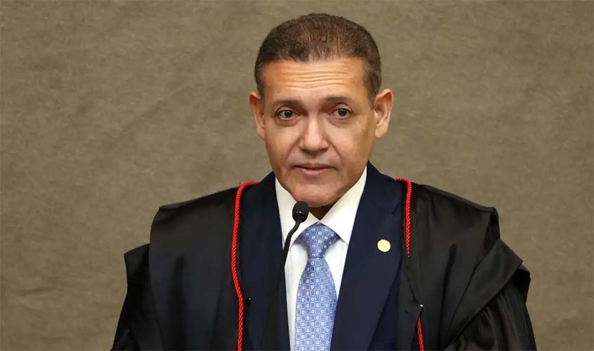 Uso ilegal de IA nas eleições preocupa TSE, diz ministro
