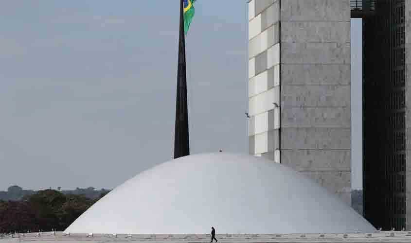 Senadores selecionam medidas para compensar desoneração da folha