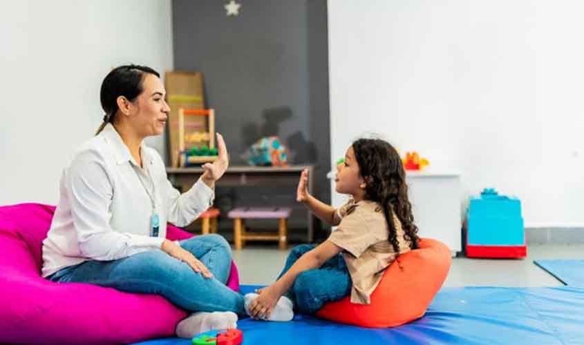 Como a fonoaudiologia ajuda no tratamento de crianças atípicas