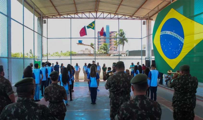 Governo Federal anuncia fim do projeto das escolas cívico-militares