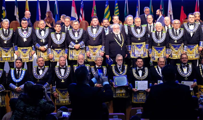 Deputado Laerte Gomes comanda sessão solene da Alero com homenagens a maçonaria