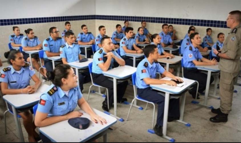 Com o fim de escolas, militares da reserva perdem bônus mensal de até R$ 9 mil