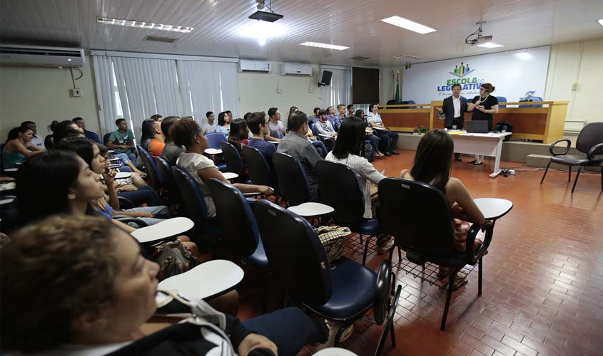 Mais quatro cursos iniciam na Escola do Legislativo  