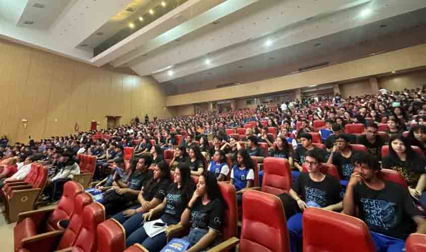 Aulão 'Tô Ligado no Enem 2024' reúne mais de mil estudantes em Porto Velho