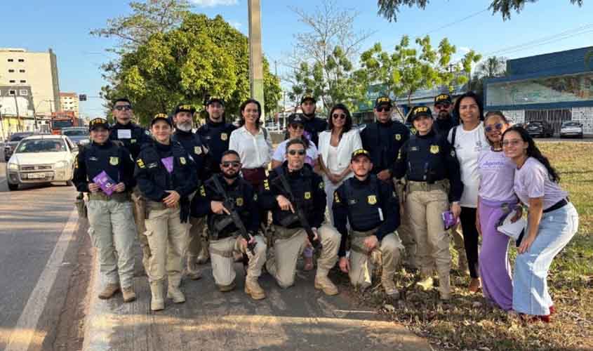 Agosto Lilás: MPRO participa de blitz educativa com PRF e Rede Lilás para conscientização sobre violência doméstica