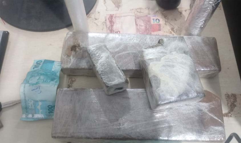 Trio é preso e quase três quilos de maconha são apreendidos na zona leste