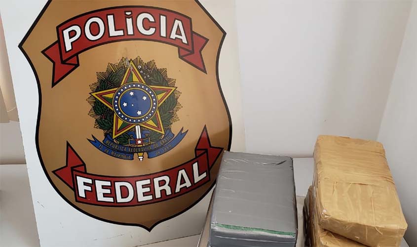 PF prende mulher membro de facção criminosa com cinco quilos de cocaína
