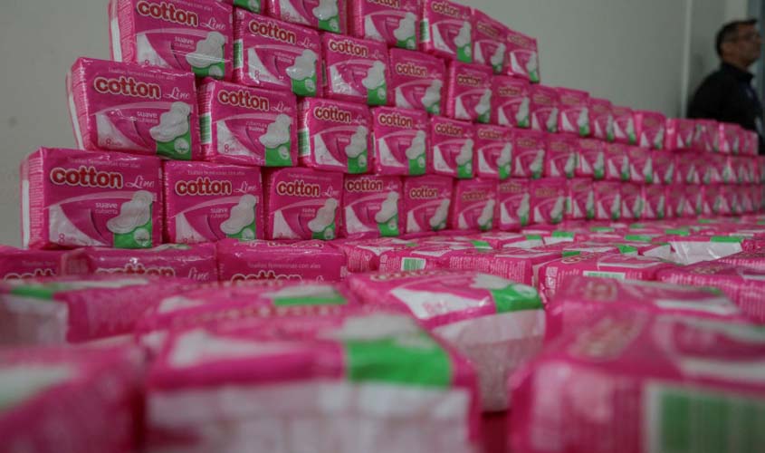 Programa de combate à pobreza menstrual completa um ano em Porto Velho