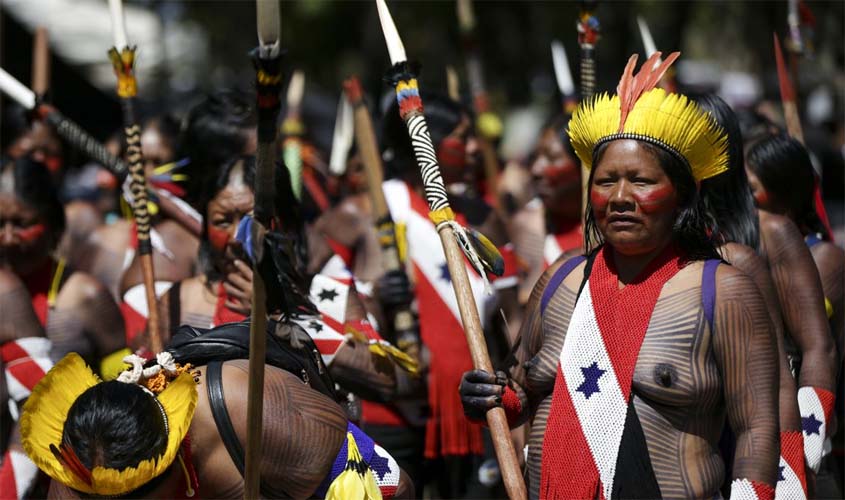 Mulheres indígenas marcham em Brasília contra violência