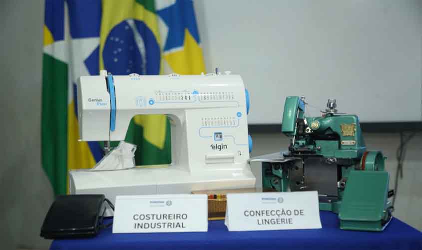 Governo de RO entrega mais 43 kits profissionais a concluintes do programa Vencer em Ji-Paraná
