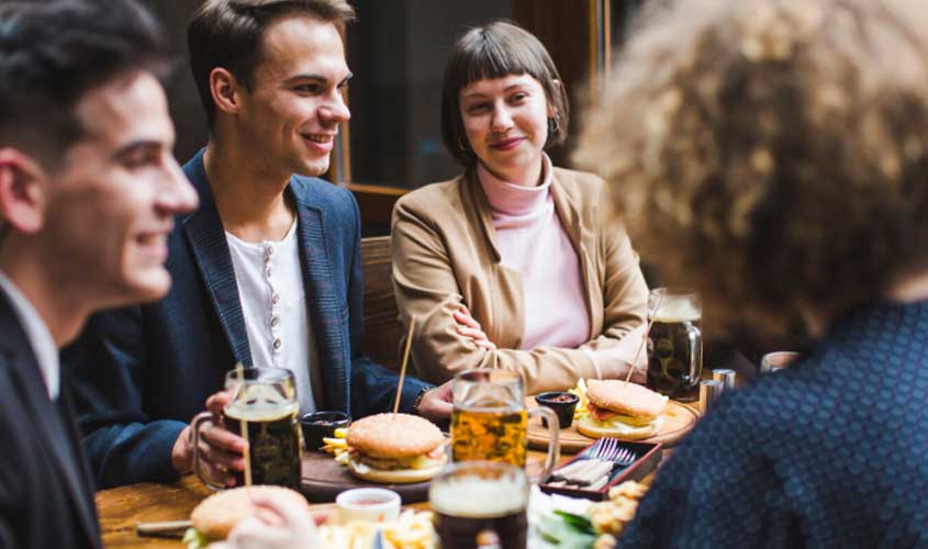 Além do benefício ao colaborador: como o cartão alimentação pode se tornar uma estratégia corporativa?