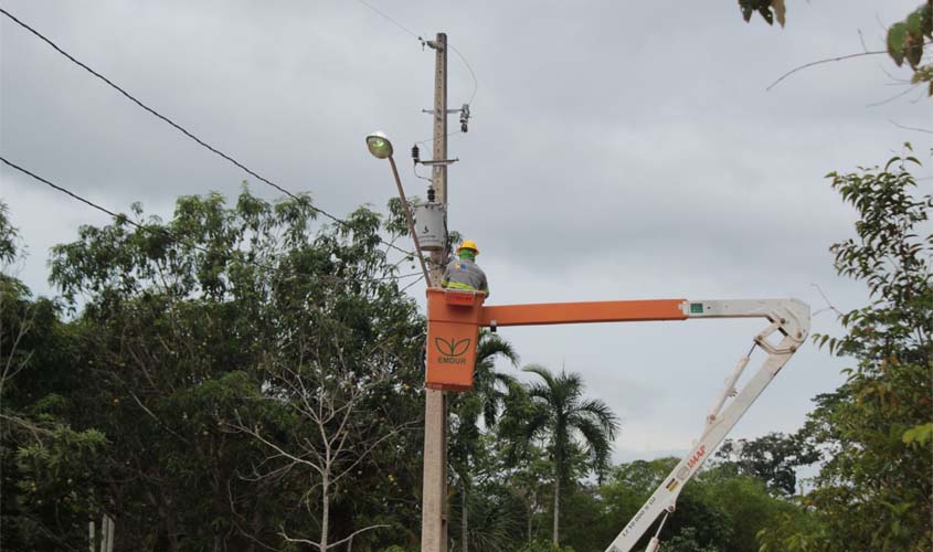 Prefeitura de Porto Velho ilumina comunidades rurais e campo de futebol