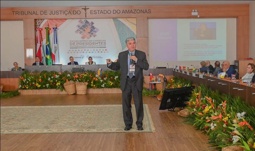 Em Manaus, Presidente do TJRO palestra sobre uso de inteligência artificial no Poder Judiciário durante o 8º Encontro Consepre