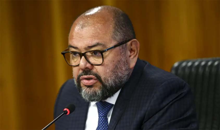 PF identifica ex-ministro de Bolsonaro em esquema de desvios