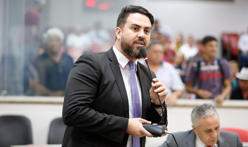 Léo Moraes quer explicações da CAERD sobre descumprimento de ordem judicial e falta de água que atinge bairros de Porto Velho 