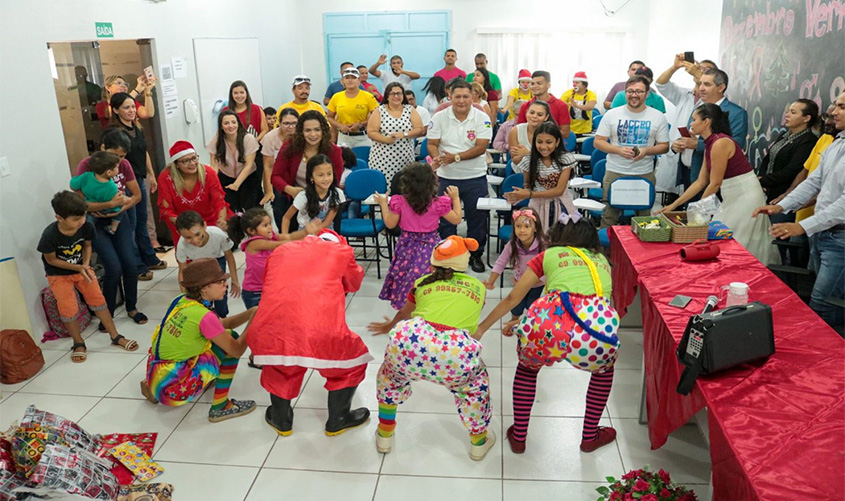 Secretária da Seas recomenda paciência no trânsito ao participar de entrega de brinquedos no Hospital de Base em Porto Velho