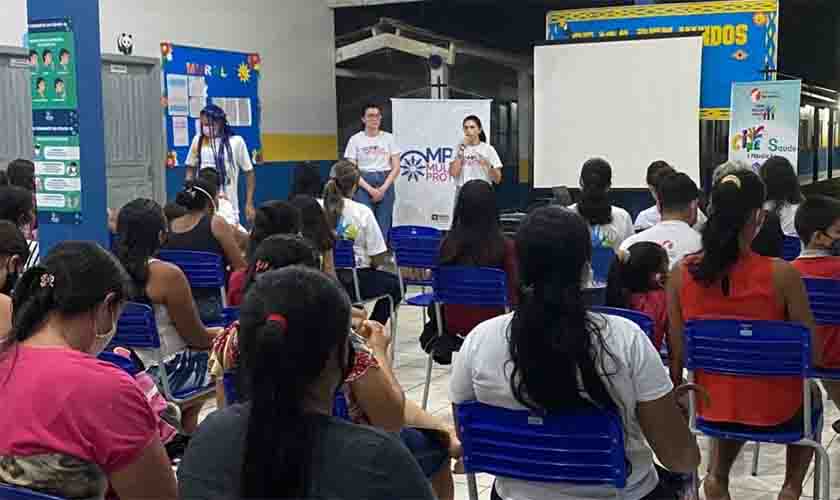 Comunidade de São Carlos recebe orientações para enfrentamento à violência em ação do Projeto MP Presente-Mulher Protegida