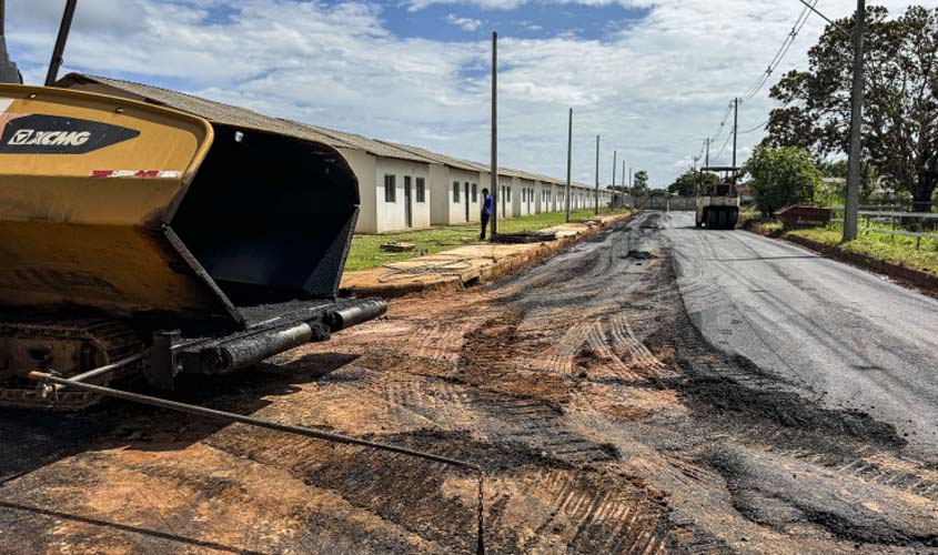 Ruas do residencial Pró-Moradia Leste começam a ser pavimentadas