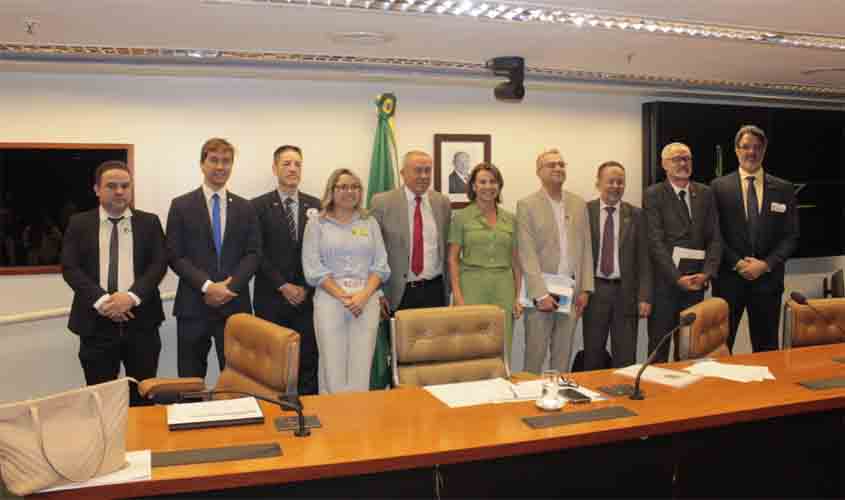 ANAUNI participa de audiência pública sobre carreira técnico administrativa da AGU