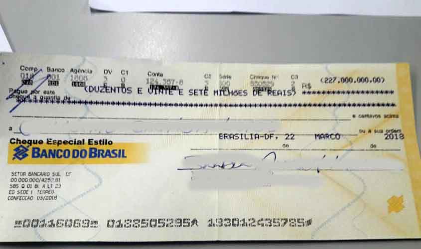 Vetadas regras para recusa de cheques em estabelecimentos comerciais