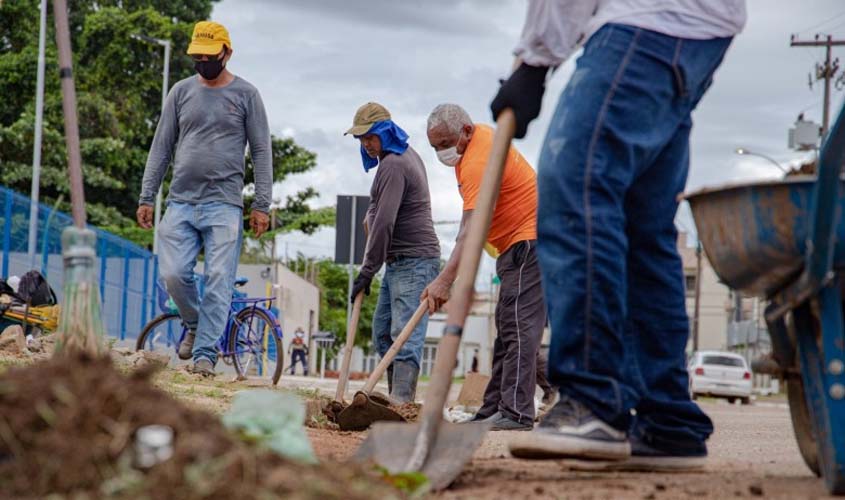 Avenidas e pontos comerciais da capital recebem mutirões de limpeza