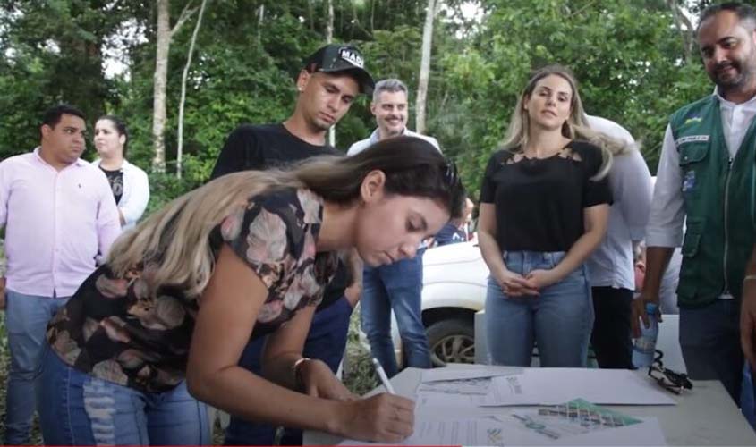 Governo de Rondônia entrega escritura pública para famílias rurais